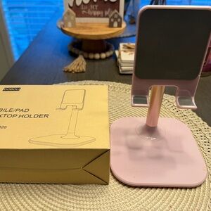 Pink Tablet/Mobile phone Stand